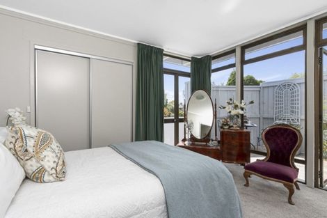 Photo of property in 2/21 Prince Regent Drive, Half Moon Bay, Auckland, 2012
