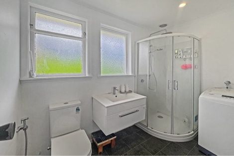 Photo of property in 17 Davidson Crescent, Tawa, Wellington, 5028