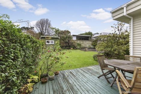 Photo of property in 23 Aplin Terrace, Ngaio, Wellington, 6035