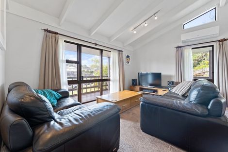 Photo of property in 6 Winstone Place, Highlands Park, New Plymouth, 4312