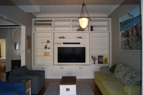 Photo of property in 122a Derwent Street, Island Bay, Wellington, 6023