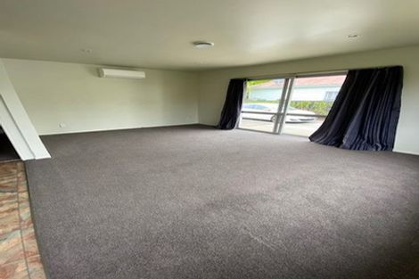 Photo of property in 2/64 Crofton Road, Harewood, Christchurch, 8051