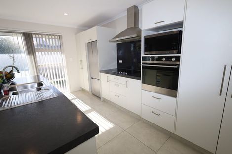 Photo of property in 16 Te Kio Crescent, Papamoa Beach, Papamoa, 3118