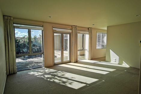 Photo of property in 20 Bournemouth Terrace, Murrays Bay, Auckland, 0630