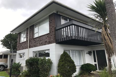 Photo of property in 1/57 Butley Drive, Farm Cove, Auckland, 2012