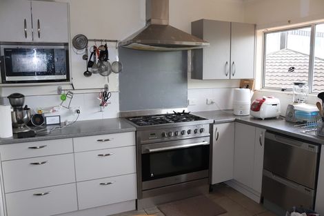 Photo of property in 1/44 College Road, Northcote, Auckland, 0627