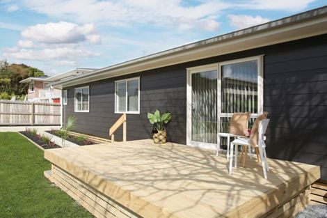 Photo of property in 14a Racecourse Road, Waiuku, 2123