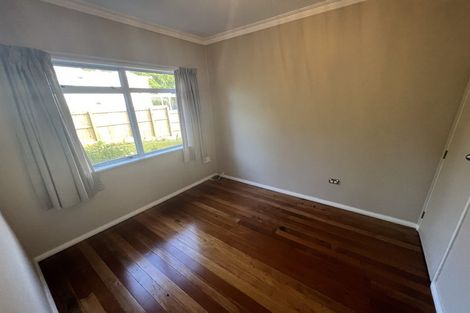 Photo of property in 28 Singers Road, Korokoro, Lower Hutt, 5012