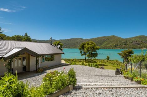 Photo of property in 4941 Kenepuru Road, Ohauparuparu Bay, Picton, 7282