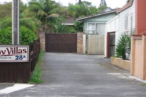 Photo of property in 4/28a Godley Road, Green Bay, Auckland, 0604