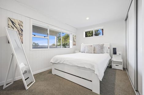 Photo of property in 73 Bradbury Road, Botany Downs, Auckland, 2010
