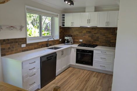 Photo of property in 188b Henderson Valley Road, Henderson, Auckland, 0612