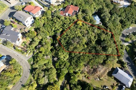 Photo of property in 131-133 Miromiro Road, Normandale, Lower Hutt, 5010