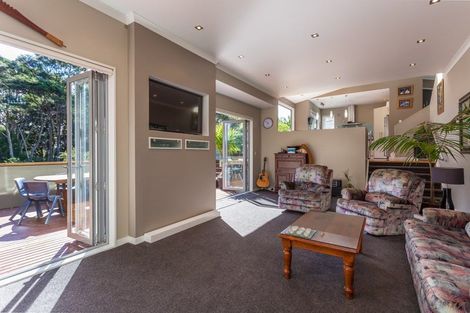 Photo of property in 111 Wirihana Road, Titirangi, Auckland, 0604