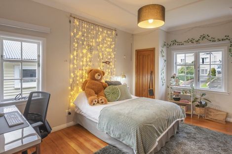 Photo of property in 96 Ranui Crescent, Khandallah, Wellington, 6035