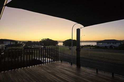 Photo of property in 172 Torkar Road, Clarks Beach, 2122