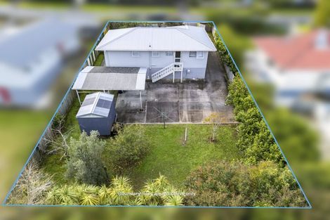 Photo of property in 69 Kemp Road, Massey, Auckland, 0614