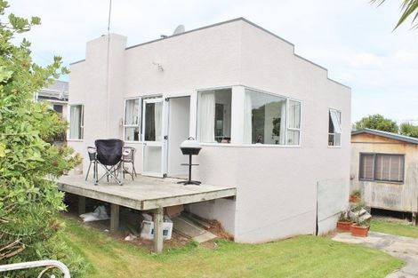 Photo of property in 2 Queen Street, Brighton, Dunedin, 9035