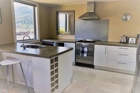 Photo of property in The Woods, 9/12 Dublin Street, Queenstown, 9300