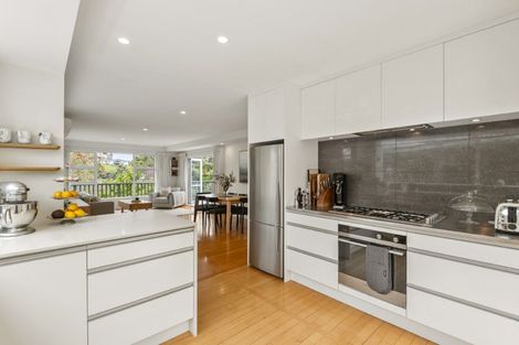 Photo of property in 40 Peter Terrace, Castor Bay, Auckland, 0620