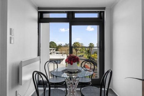 Photo of property in 1e/30 Westward Ho, Glen Eden, Auckland, 0602