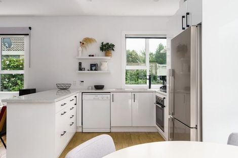 Photo of property in 215 Waimea Terrace, Beckenham, Christchurch, 8023