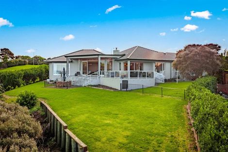 Photo of property in 139 Roberts Road, Matakatia, Whangaparaoa, 0930