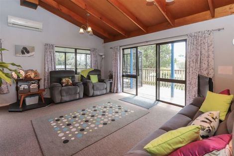 Photo of property in 3 Tainui Terrace, Inglewood, 4330