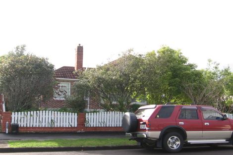 Photo of property in 10 Anderson Street, Hokowhitu, Palmerston North, 4410