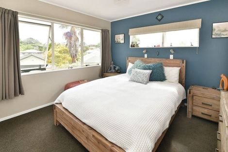 Photo of property in 11a Greta Place, Stanmore Bay, Whangaparaoa, 0932