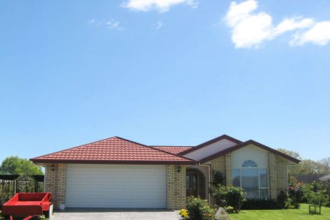 Photo of property in 15 Willowview Drive, Redwood, Christchurch, 8051