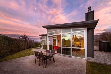 Photo of property in 8a Parkhill Avenue, Wanaka, 9305