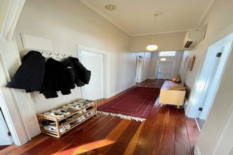 Photo of property in 45 Fairview Crescent, Kelburn, Wellington, 6012