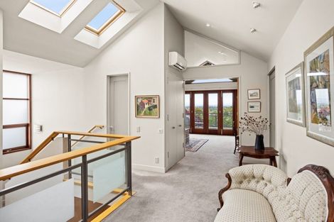 Photo of property in 1a Gillean Street, Havelock North, 4130