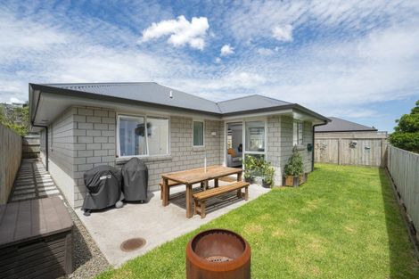 Photo of property in 7 Te Rehutai Rise, Welcome Bay, 3112