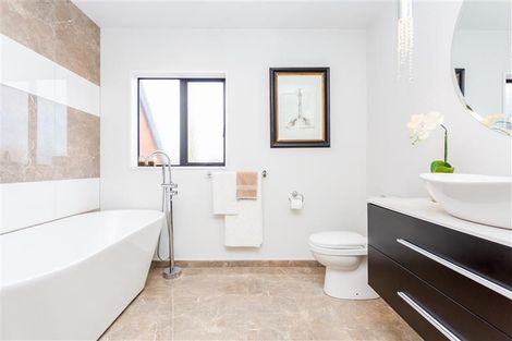 Photo of property in 8 Dorfold Mews, Avonhead, Christchurch, 8042