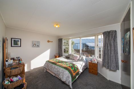 Photo of property in 52 Acacia Street, Kelvin Grove, Palmerston North, 4414