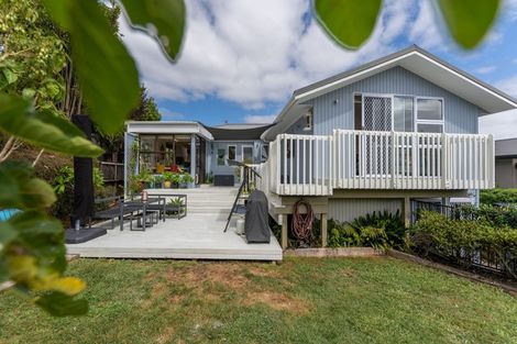 Photo of property in 38 Lynmore Drive, Hillpark, Auckland, 2102