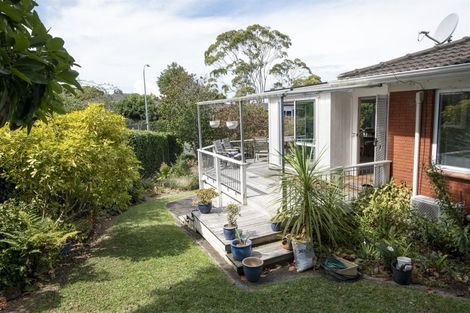 Photo of property in 41 Beechdale Crescent, Pakuranga Heights, Auckland, 2010