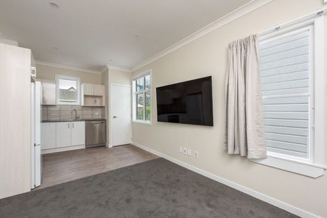 Photo of property in 15 Hall Street, Newtown, Wellington, 6021