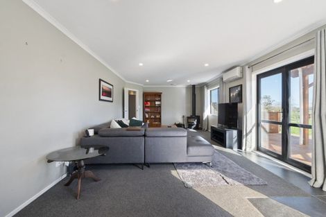 Photo of property in 841 Makerua Road, Tokomaru, Palmerston North, 4474