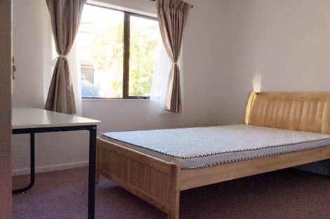 Photo of property in 16 Lomas Way, Albany, Auckland, 0632