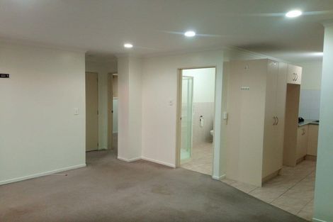 Photo of property in 10 De Havilland Drive, Goodwood Heights, Auckland, 2105