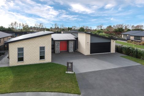 Photo of property in 43 Davaar Crescent, Broomfield, Christchurch, 8042