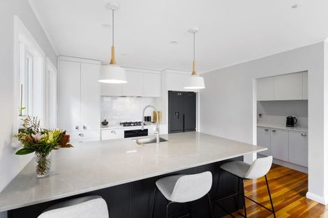 Photo of property in 9 Rona Street, Eastbourne, Lower Hutt, 5013