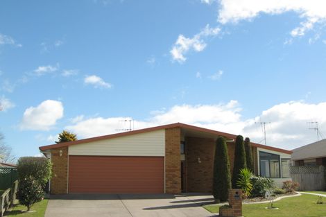 Photo of property in 11 Edgewater Grove, Whakatane, 3120