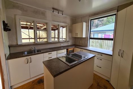 Photo of property in 2 Sinclair Street, New Brighton, Christchurch, 8083