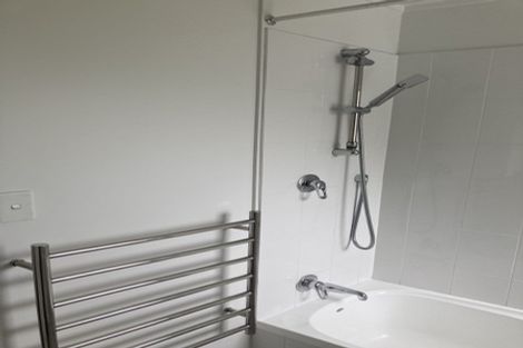 Photo of property in 7 Andros Place, Unsworth Heights, Auckland, 0632