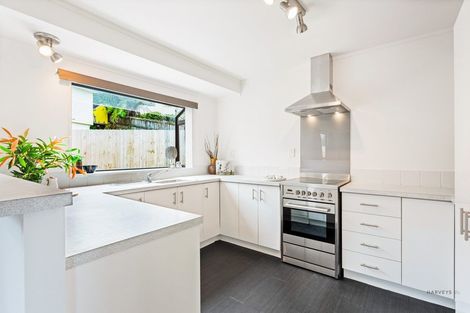 Photo of property in 26 Amery Place, West Harbour, Auckland, 0618