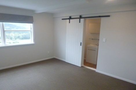 Photo of property in 49 Pembroke Road, Northland, Wellington, 6012